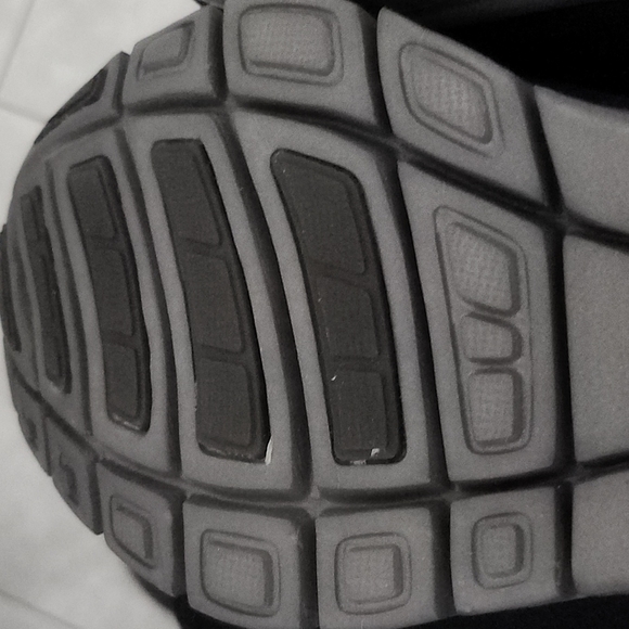 HYTEST Men's Slip On Shoe in Black, Size 8M - Picture 13 of 16